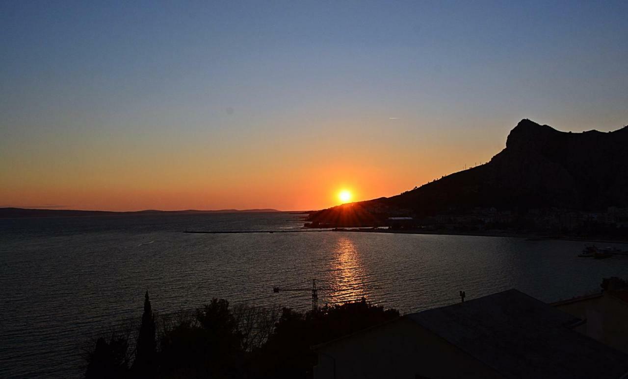 Cosy Sunset Apartment Omiš Exterior foto